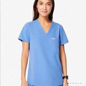 Figs One Pocket Scrub Top